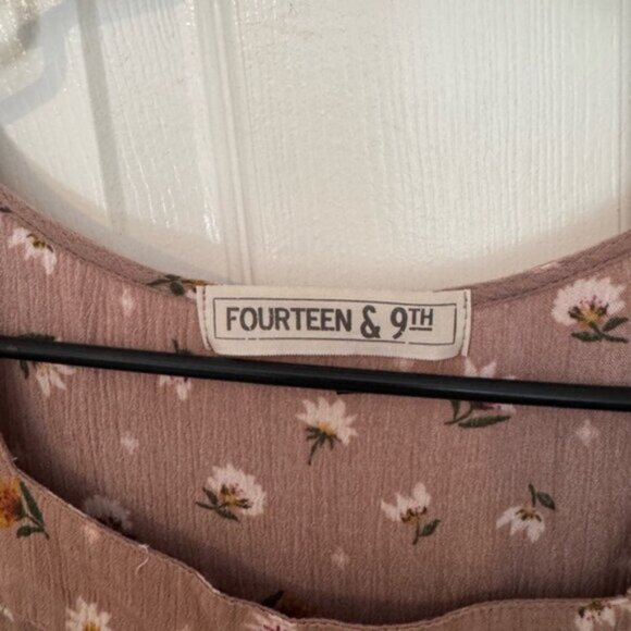 Floral Flowy Top - Picture 3 of 5